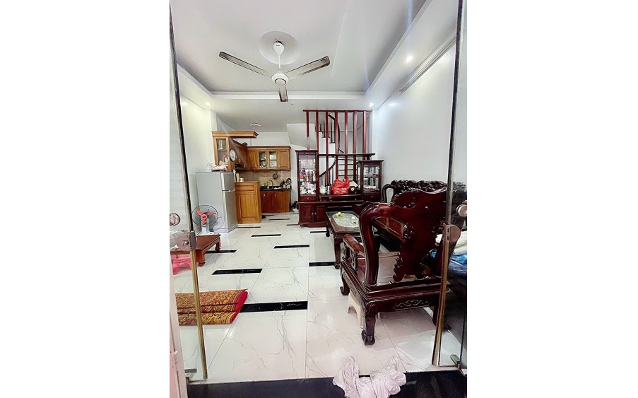 CẦN CHO THUÊ NHÀ NGUYÊN CĂN NAM DƯ, LĨNH NAM, 4 TẦNG, 30M3, 3 NGỦ, 11 TRIỆU - FULL ĐỒ
